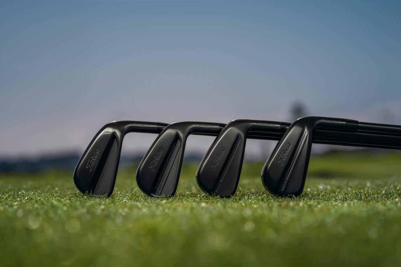 Titleist ブラック ノースリーブベスト LE Titleist Releases New Limited-Edition T-Series Black Vapor Irons